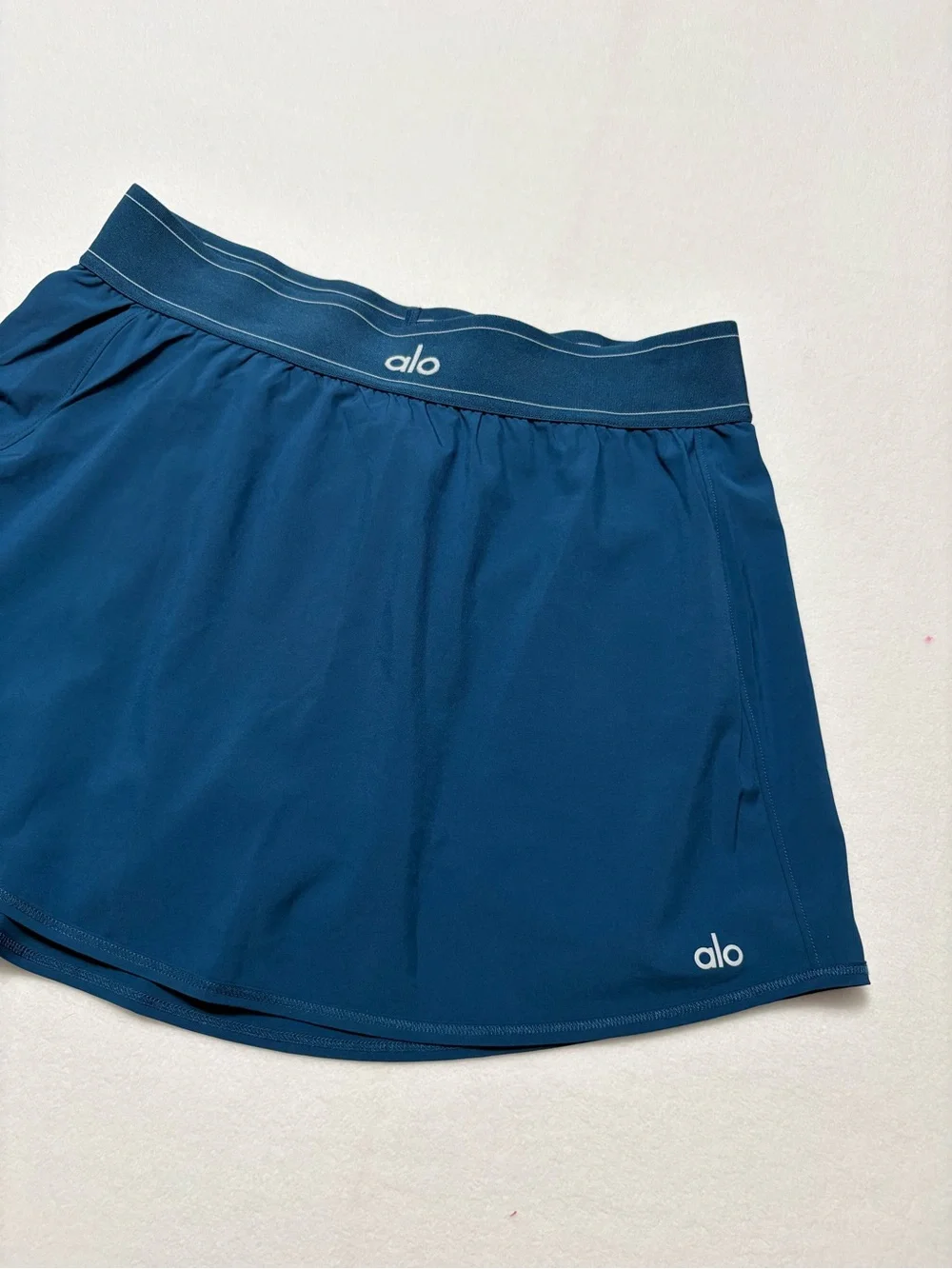 Alo Matchpoint Skirt in Eclipse size M - Picture 2 of 7